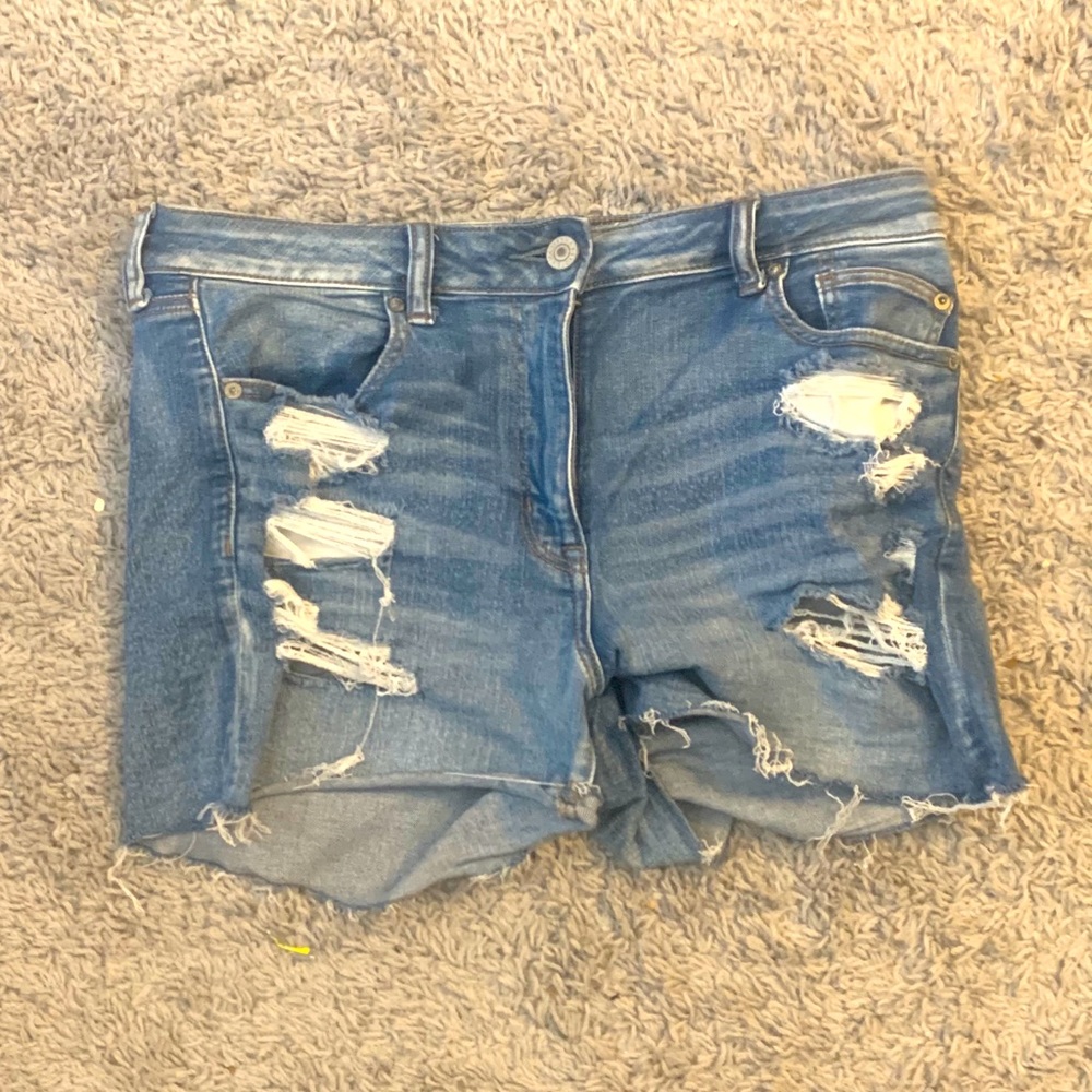 AMERICAN EAGLE shorts!